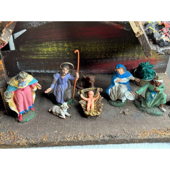 Vintage Handcrafted Nativity Scene With Figurines & Rustic Wooden Stable 12 x 10 - Picture 3 of 7